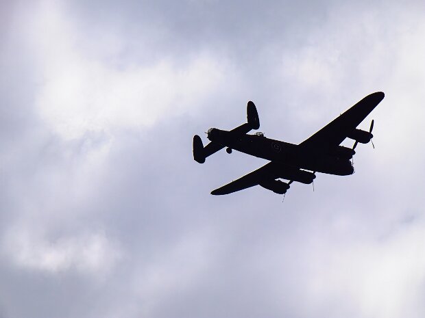 20250505 VE day Fly past London Processed